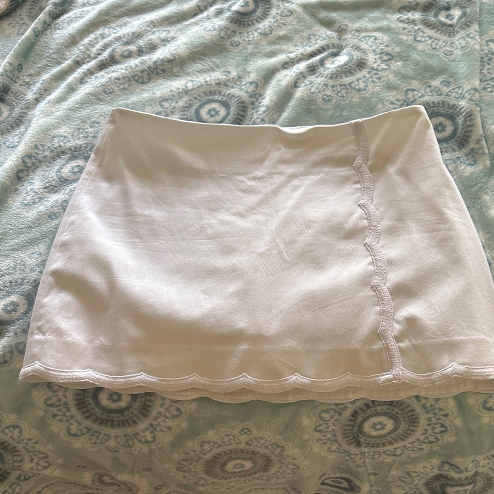 Lilly Pulitzer White Scalloped Skort